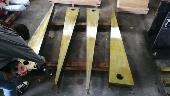 C125 Τμήματα ανταλλακτικών για συντρίμμια σαγόνων Πλάκα εναλλαγής με κορυφή σφήνας και τύπου επεξεργασίας χύτευσης