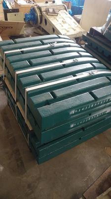 1000KG βάρος υψηλού μαγγανικού χάλυβα χύτευσης πλάκα σαγόνι για C105 C106 σαγόνι συντρίμμια μέρη φθοράς