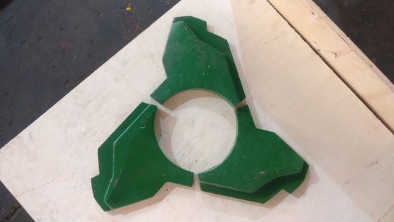 Τμήματα ανταλλακτικών σφυρηλατηρίου VSI Crusher Επάνω και κάτω πλάκα φθοράς Β6150SE 3.21KG βάρος