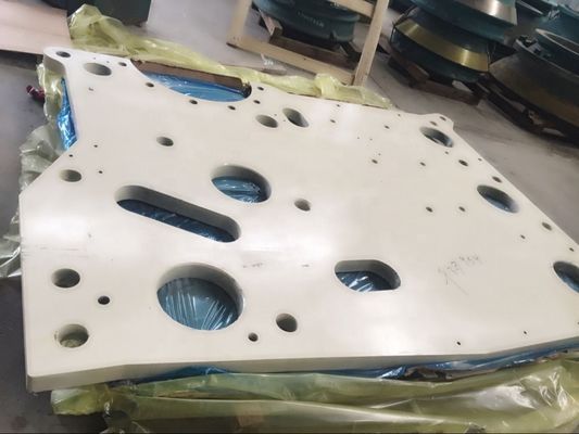 C110 Εναλλακτικά εξαρτήματα κατασκόπτη σαγόνων EN124 Τυποποιημένη πλευρική πλάκα για εξαρτήματα μηχανημάτων εξόρυξης μετάλλου